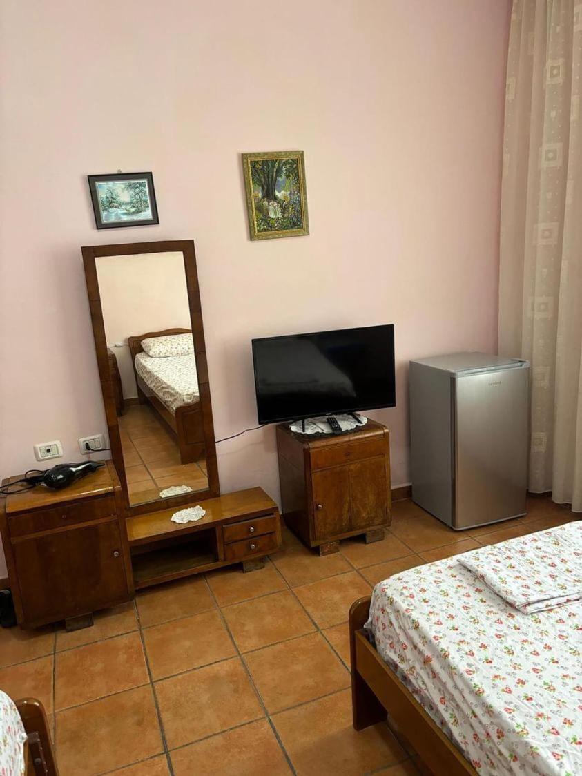Central Guest House *
